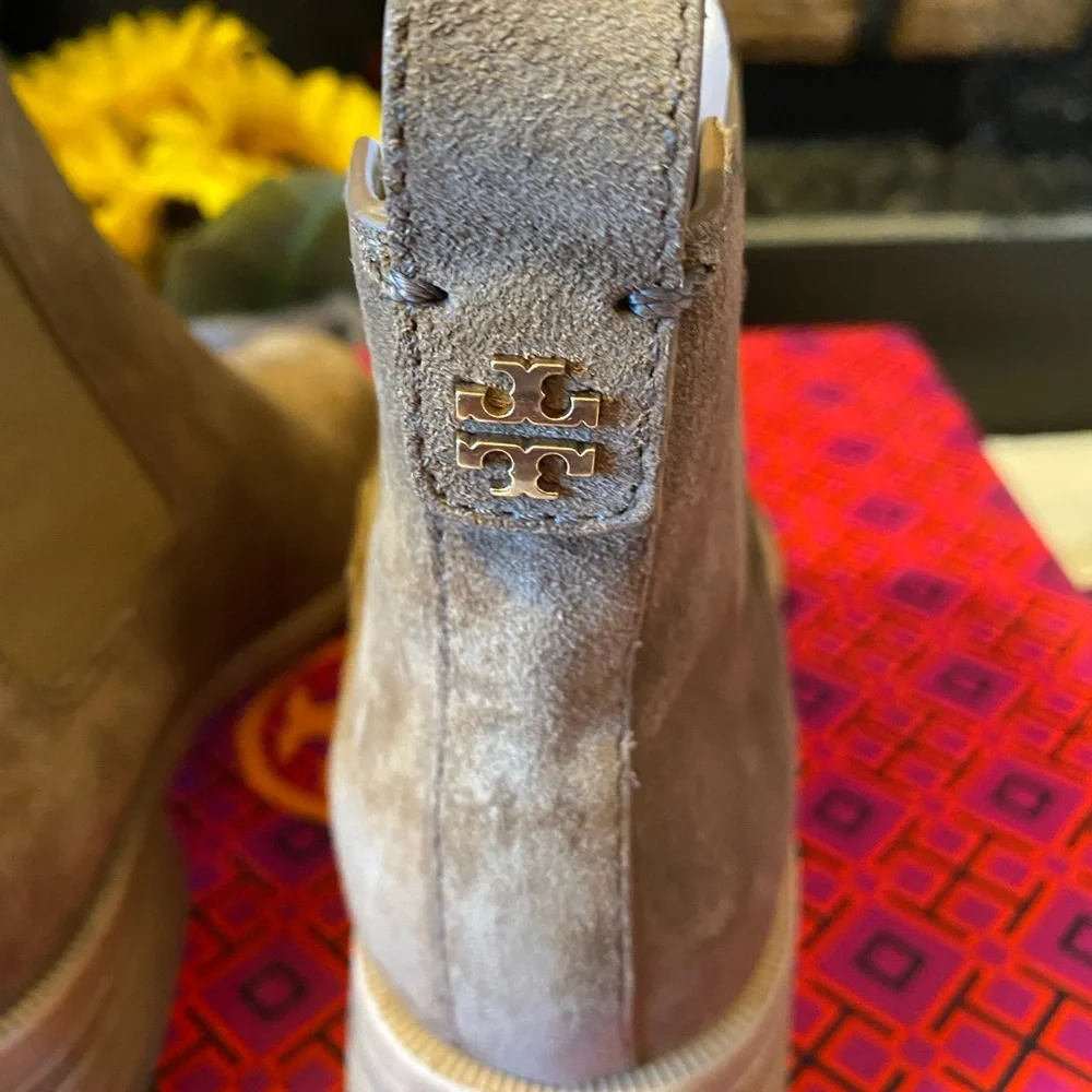 ✨NIB✨Tory Burch Suede Chelsea Ankle Boots - Picture 5 of 8